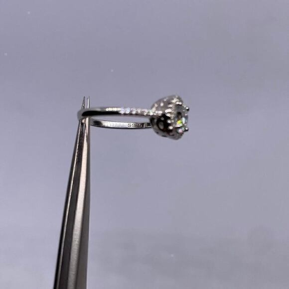 Moissanite Diamond Ring Halo Brilliant 925 Silver 1 Ct Round Cut Size 7 - Picture 10 of 10